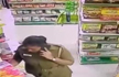 Supermarket employee stops Chennai policewoman from shoplifting, gets beaten up